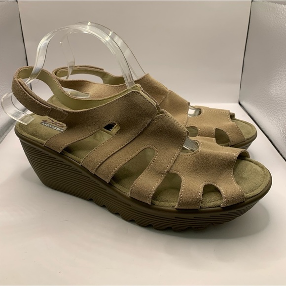 Skechers Memory Foam Slingback Platform Wedge Beige Suede Sandals Women's Sz10 - Picture 4 of 8